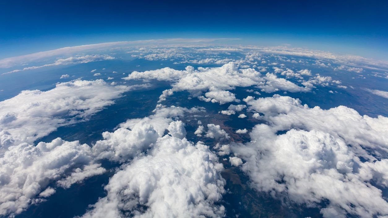 Vélemény Miskolczi Ferenc „Értekezések az üvegházhatásról” című cikkéhez